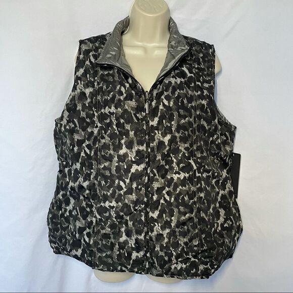 NWT Casual Identity Reversible Vest size larger - Picture 1 of 16